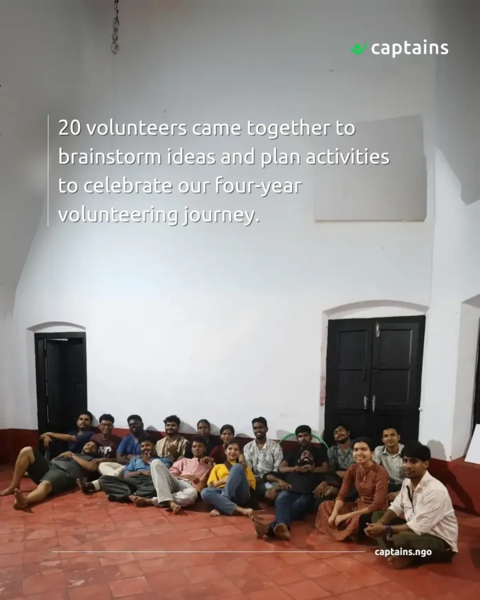 20 volunteers meet at volunteers Hub