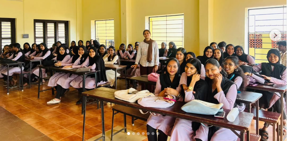 52 students of MES Ponnani College were introduced to the SBI Youth for India Fellowship and career opportunities in the social sector in collaboration with Platform Commons and SBI Foundation at Malappuram.